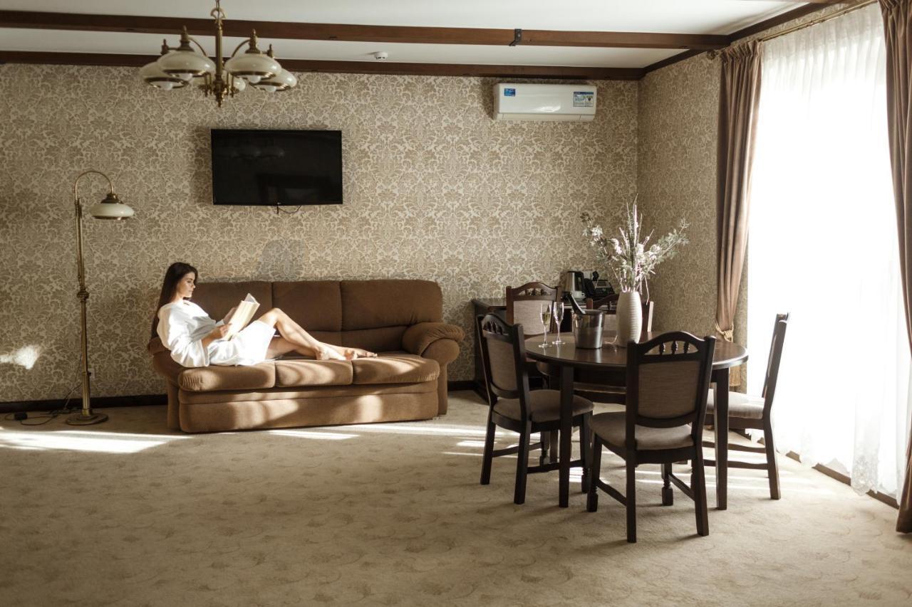 Gasthaus & Spa บูโคเวล ภายนอก รูปภาพ